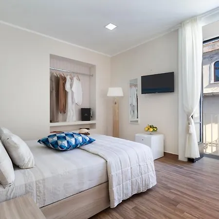 Emma Luxury Room-3